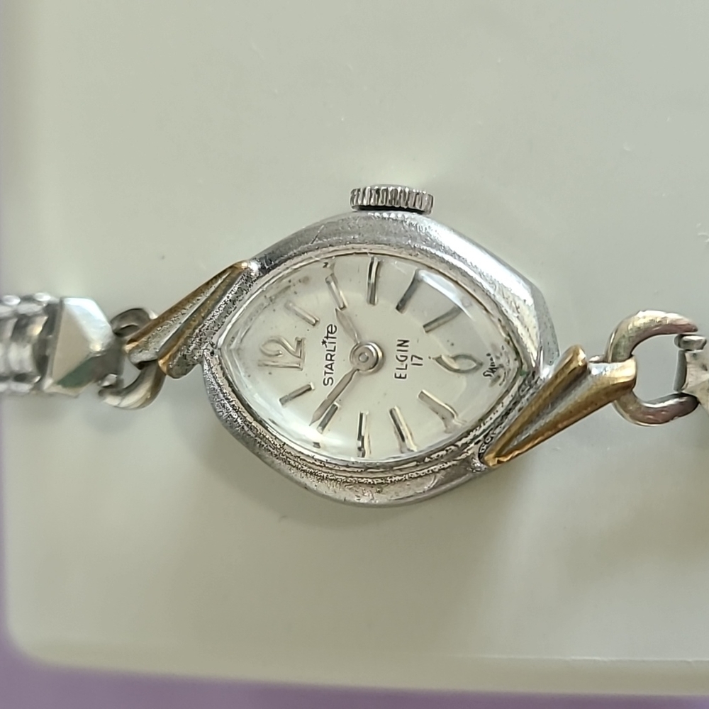 Antique woman's Elgin 17 "Starlite" watch